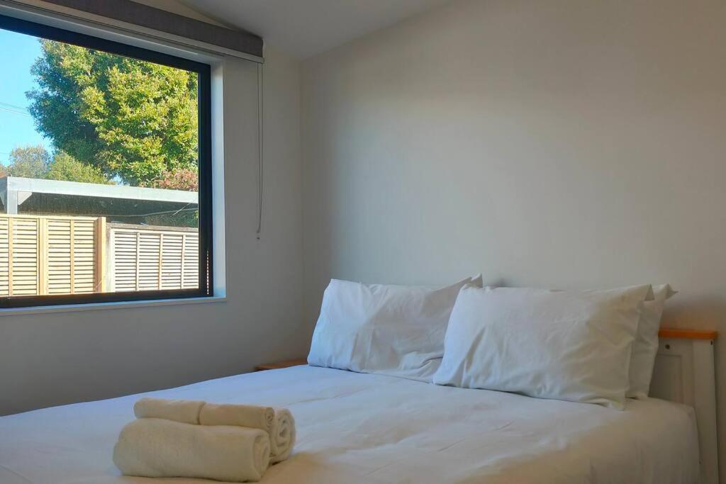Brand-new Modern Princess In One Tree Hill Holiday home Auckland